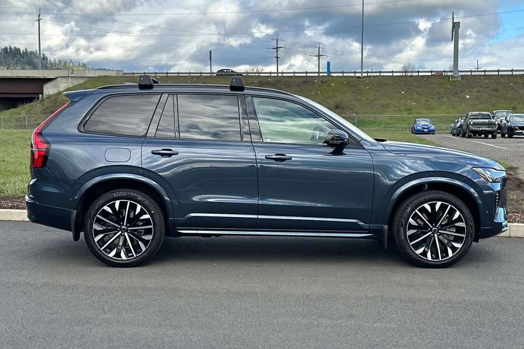 2026 Volvo Xc90 T8 Ultra - Image 2