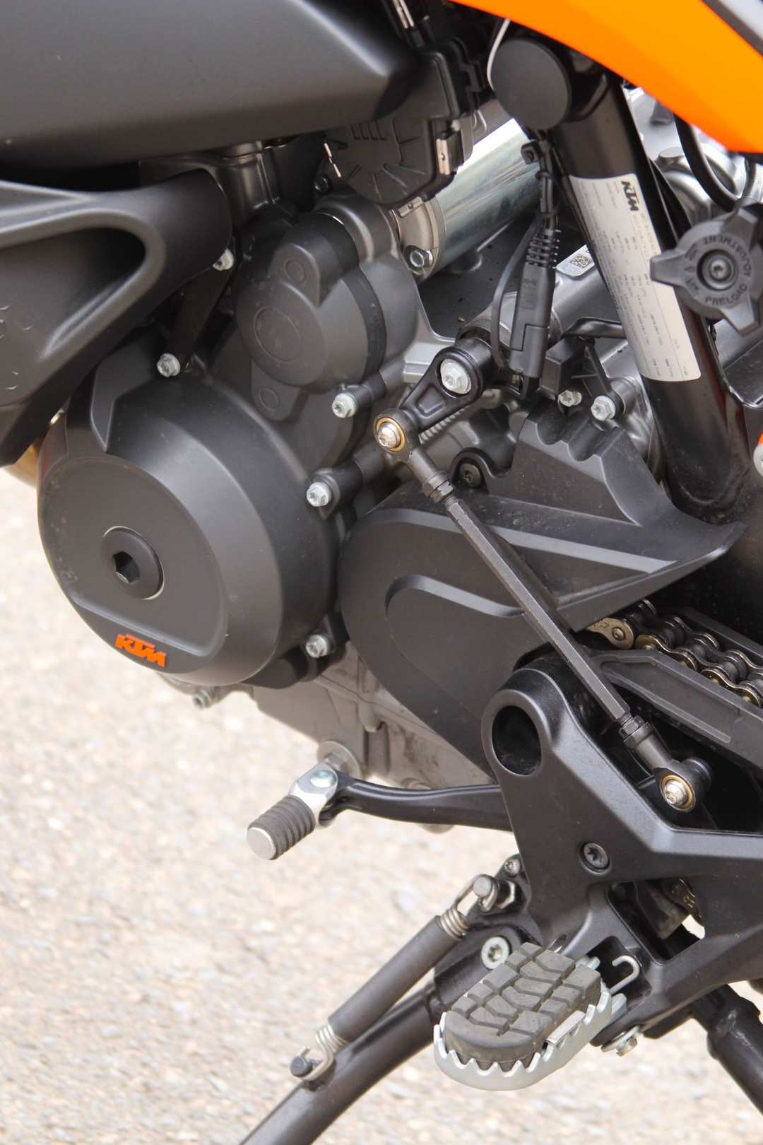 2024 KTM 890 Smt - Image 8