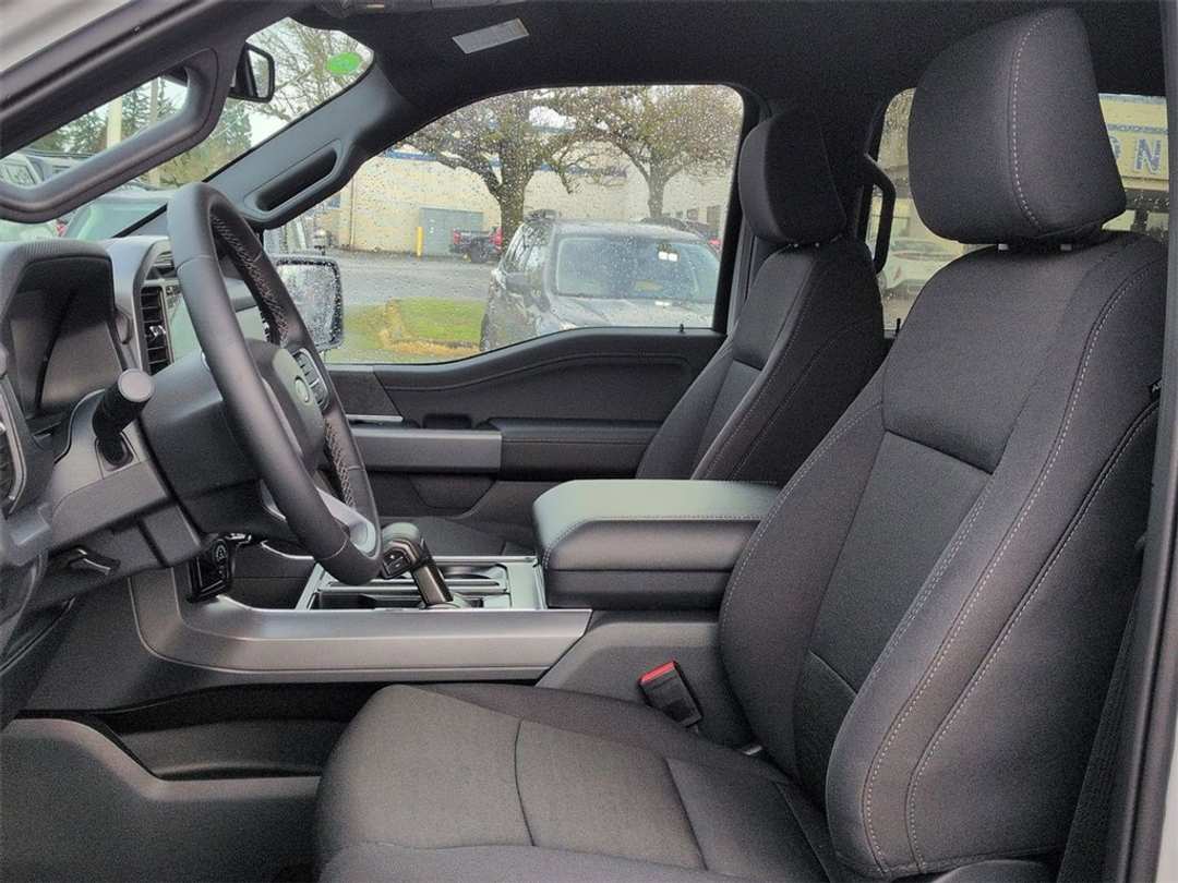 2026 Ford F-150 XLT - Image 13