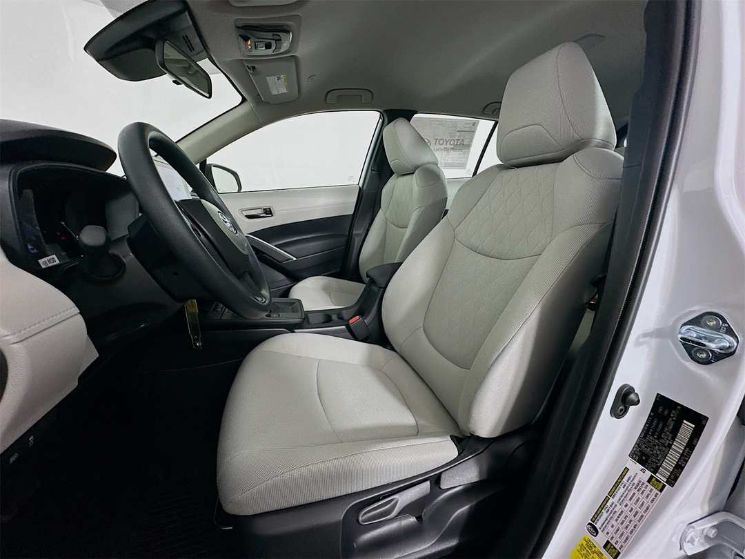 2026 Toyota Corolla Cross L - Image 20