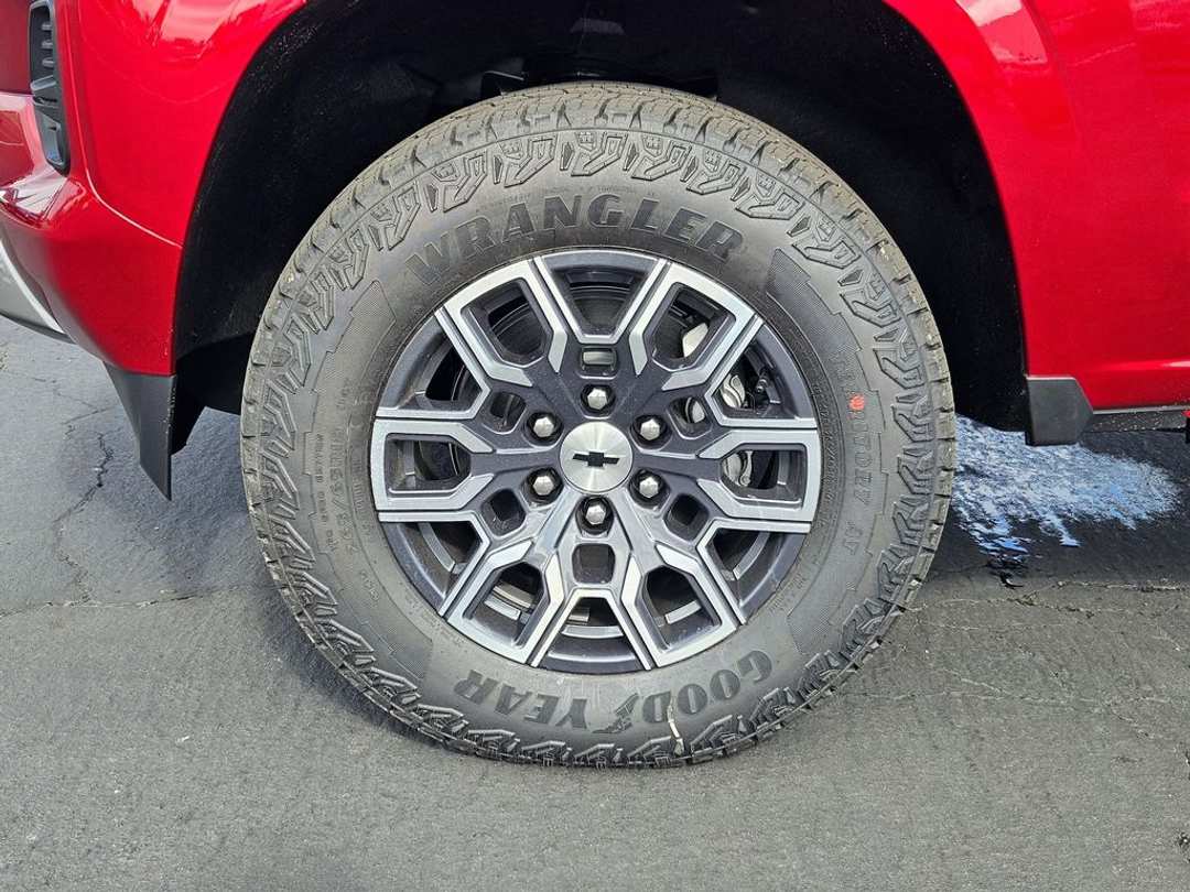 2026 Chevrolet Colorado Z71 - Image 41