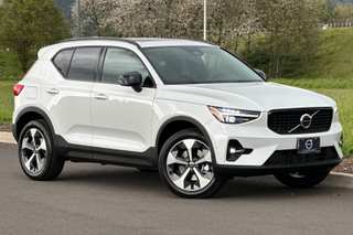 2026 Volvo Xc40 B5 Plus