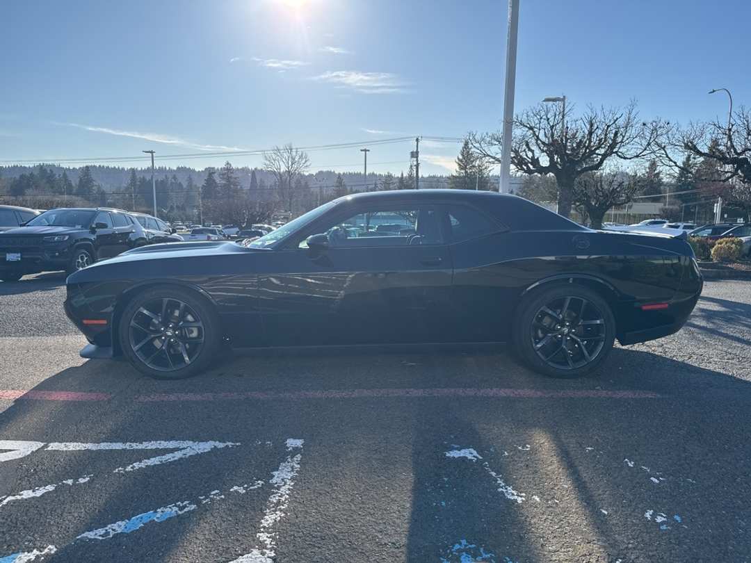 2023 Dodge Challenger GT - Image 4