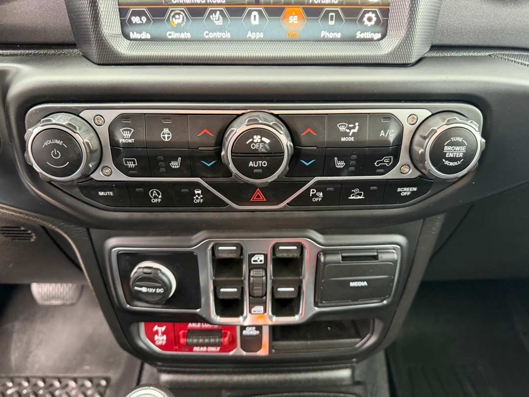 2023 Jeep Gladiator Mojave - Image 22