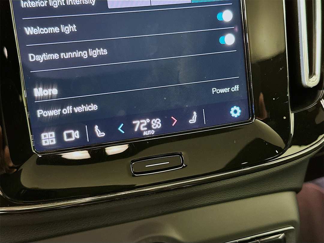 2023 Volvo C40 Recharge Pure Twin Plus - Image 16