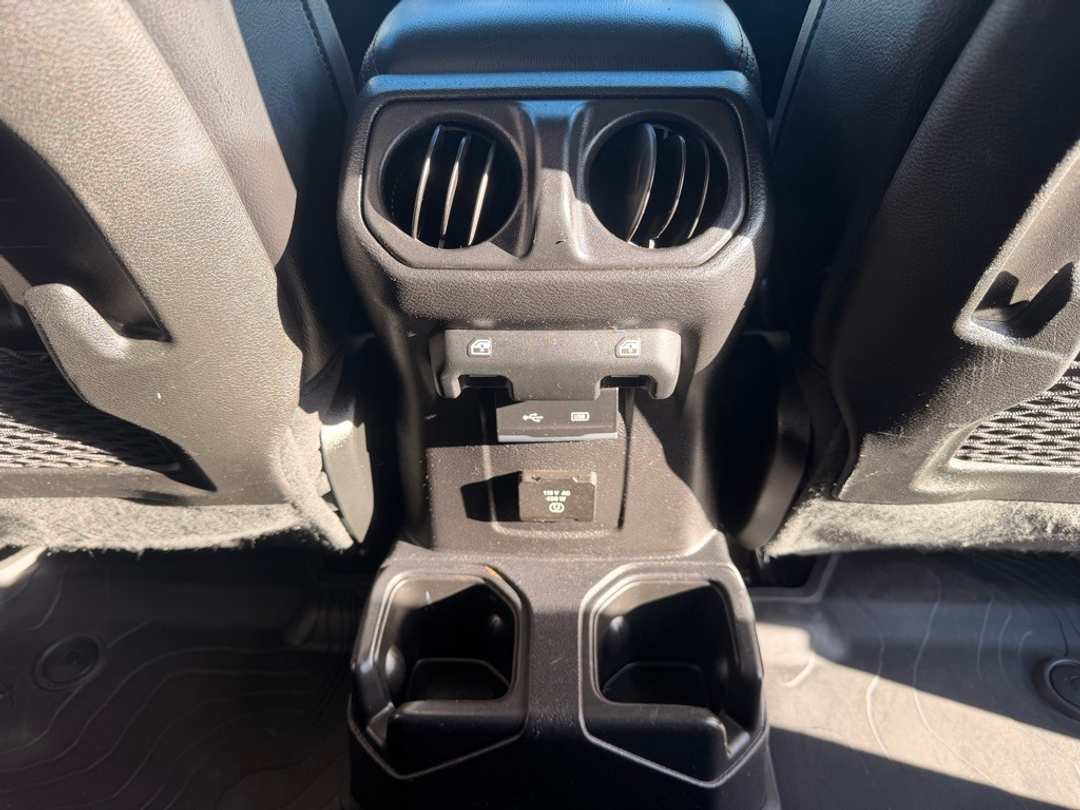 2020 Jeep Gladiator Rubicon - Image 26