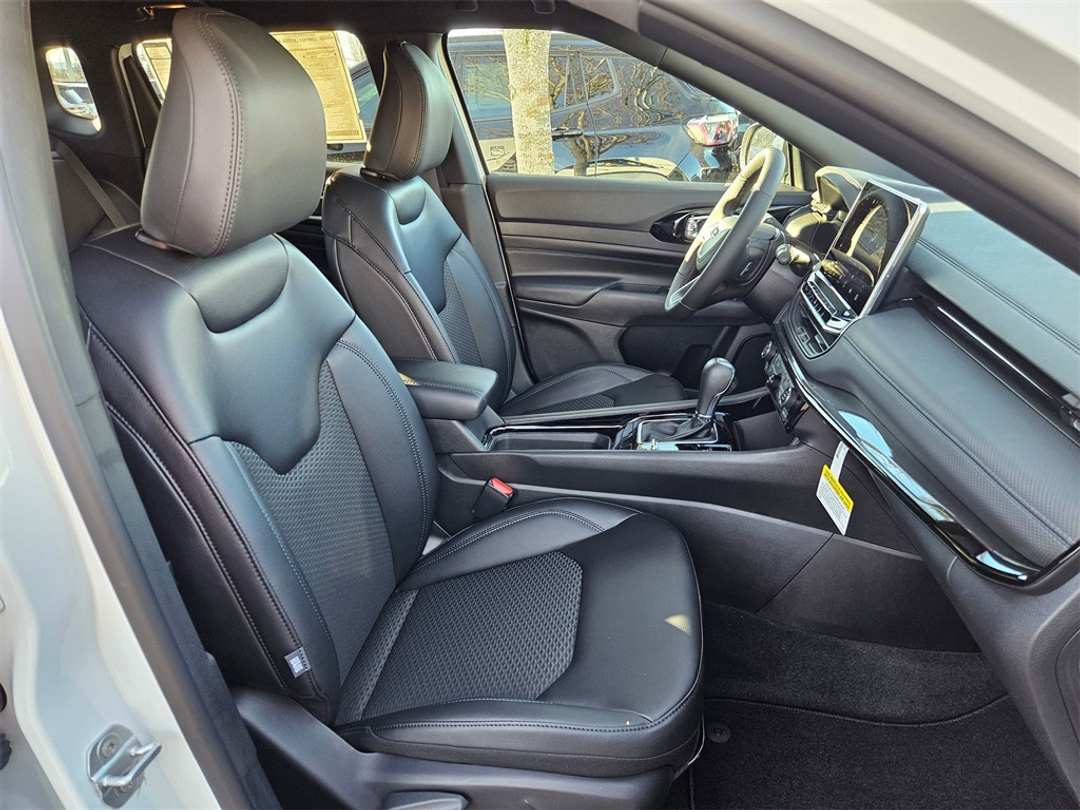 2026 Jeep Compass Latitude - Image 34