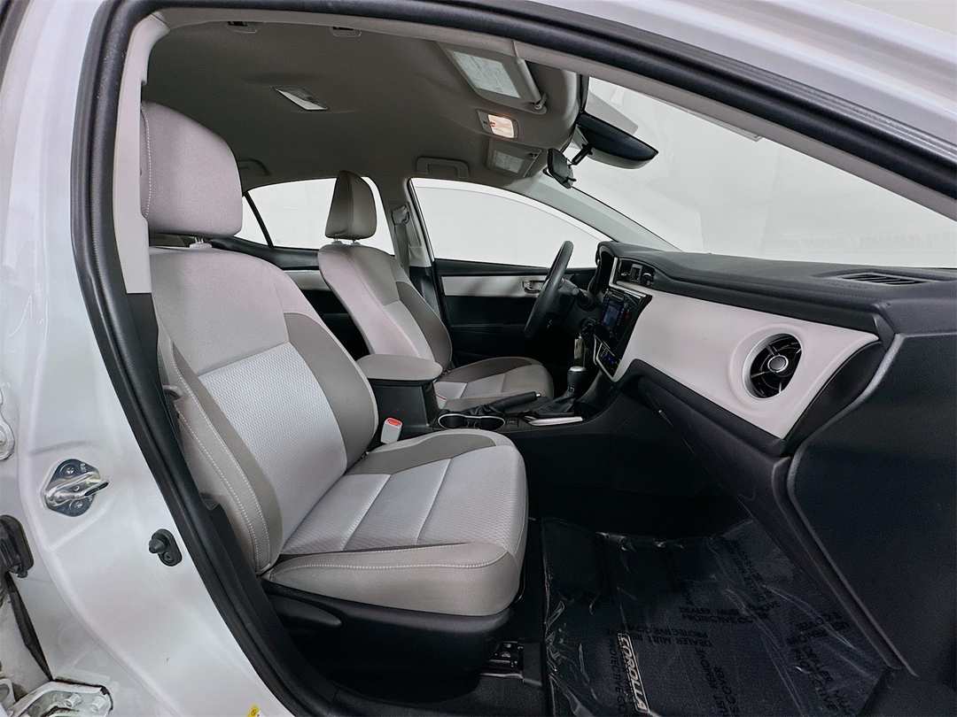 2019 Toyota Corolla LE - Image 25