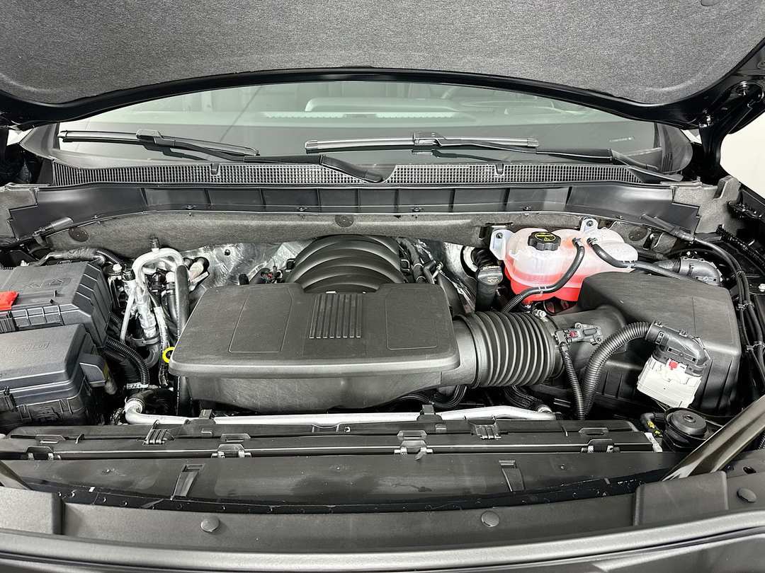 2026 Chevrolet Suburban RST - Image 32