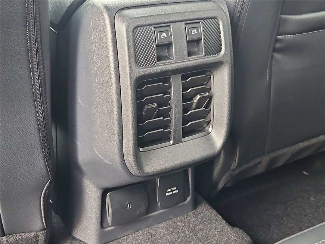 2025 Ford Bronco Outer Banks - Image 25