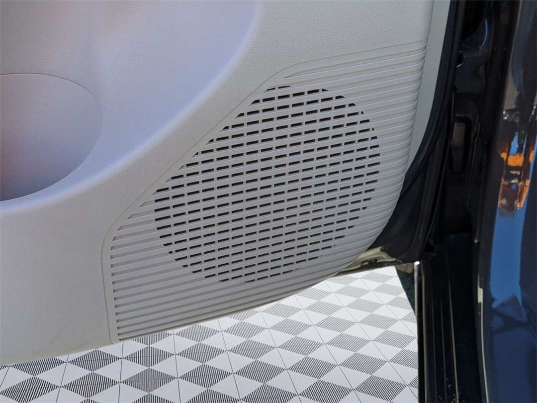 2026 Hyundai Kona SEL Premium - Image 11