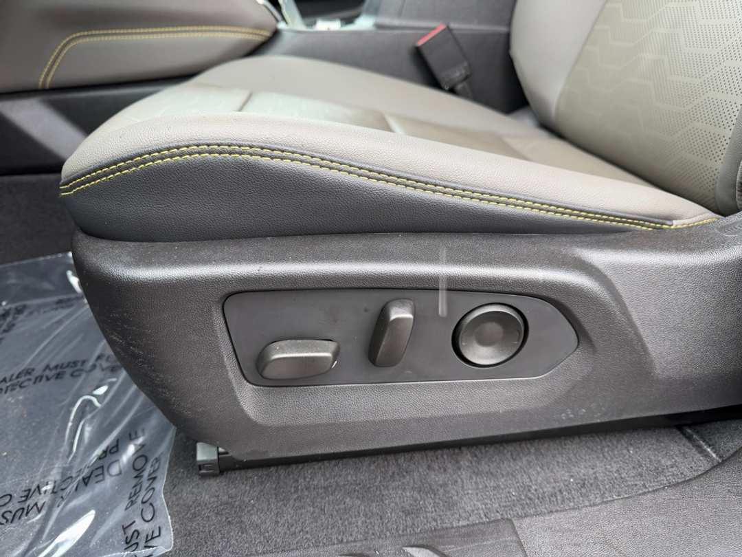 2024 Chevrolet Colorado ZR2 - Image 15