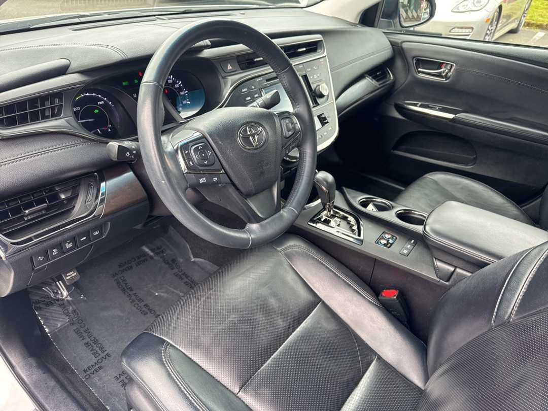 2016 Toyota Avalon - Image 19