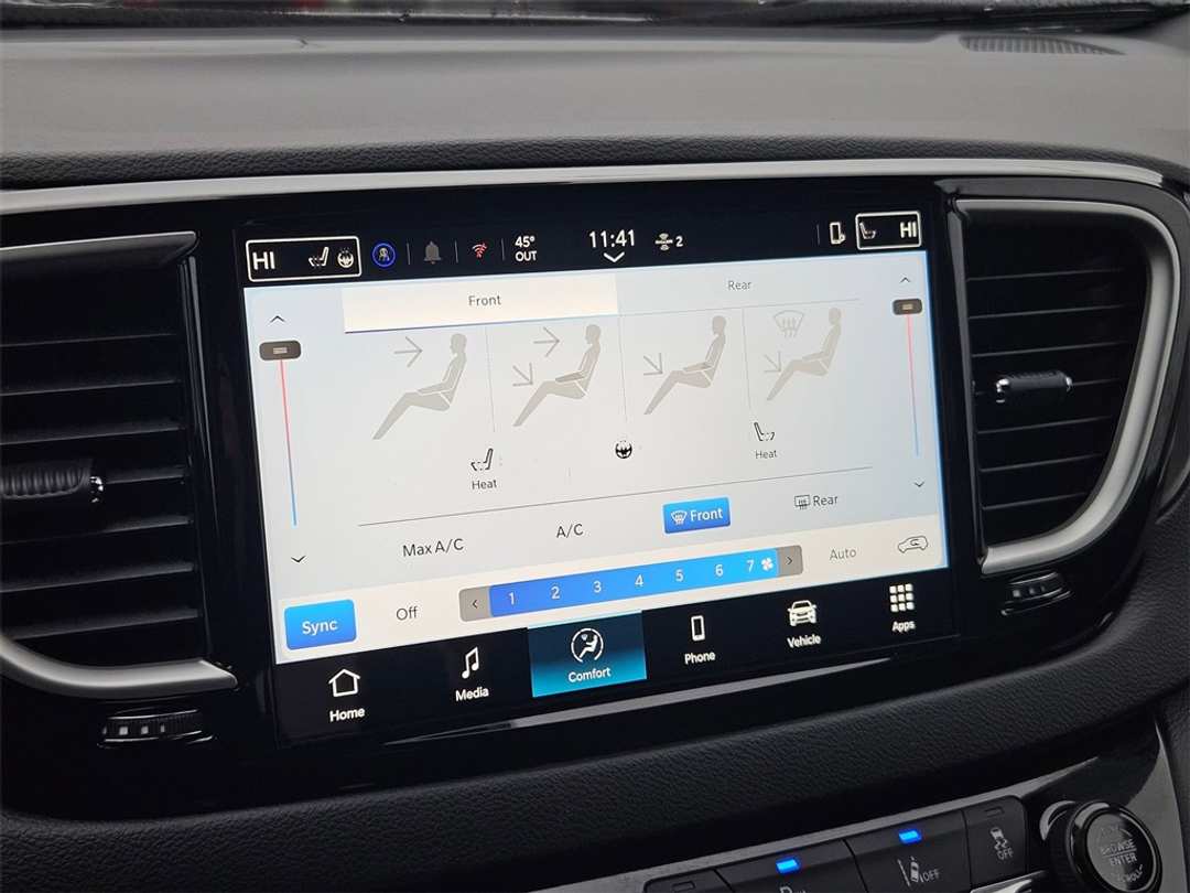 2026 Chrysler Voyager LX - Image 21