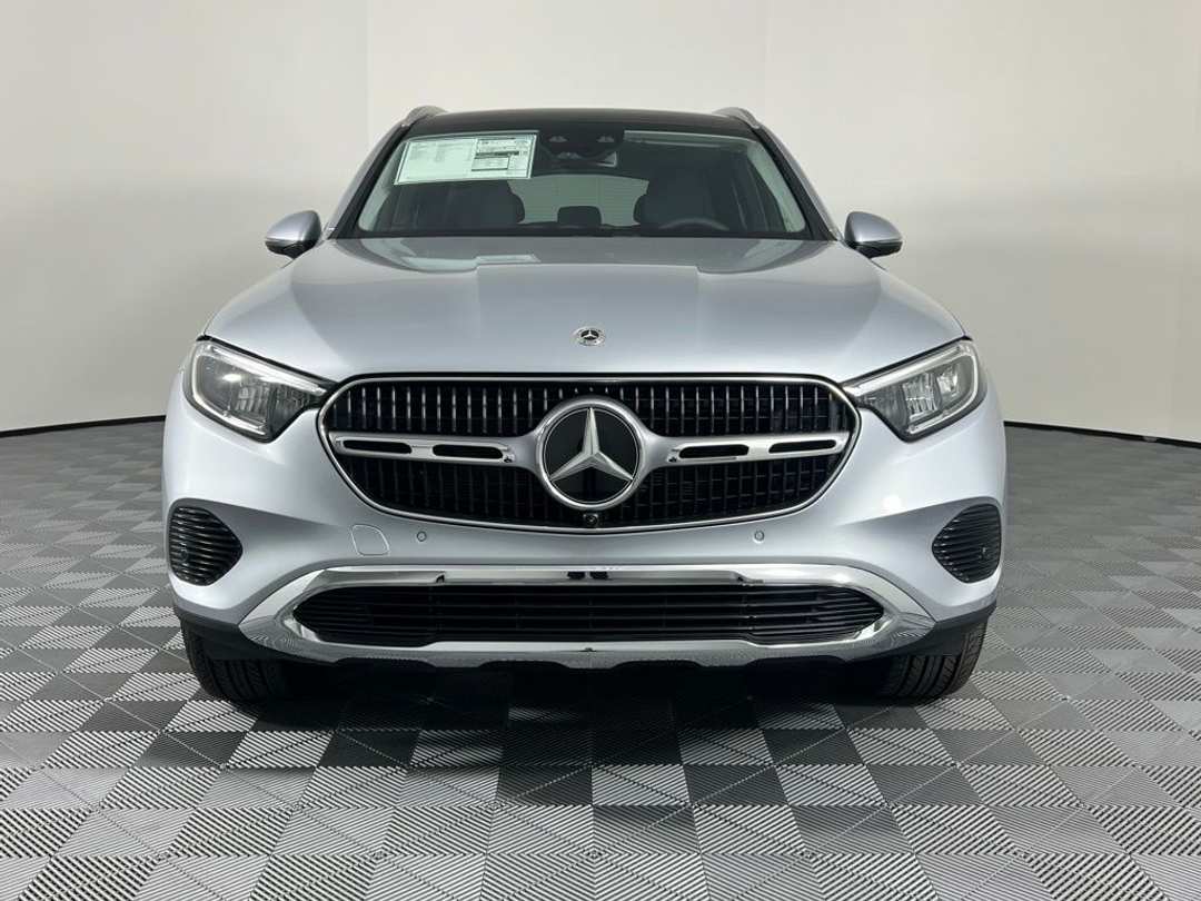 2026 Mercedes-Benz GLC 300 - Image 3