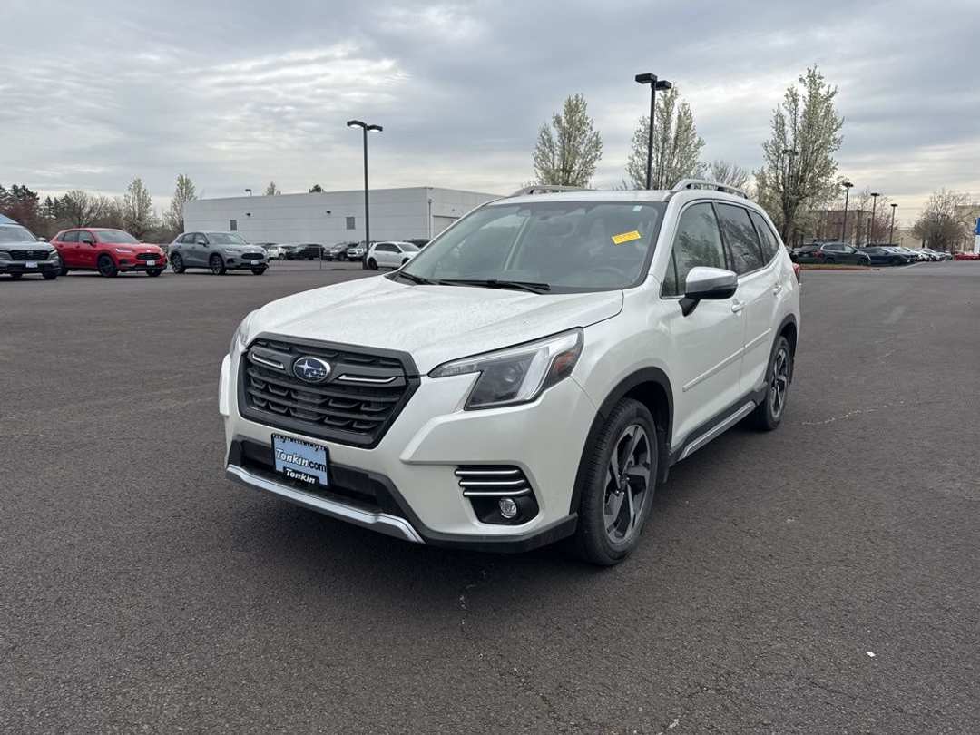 2022 Subaru Forester Touring - Image 3