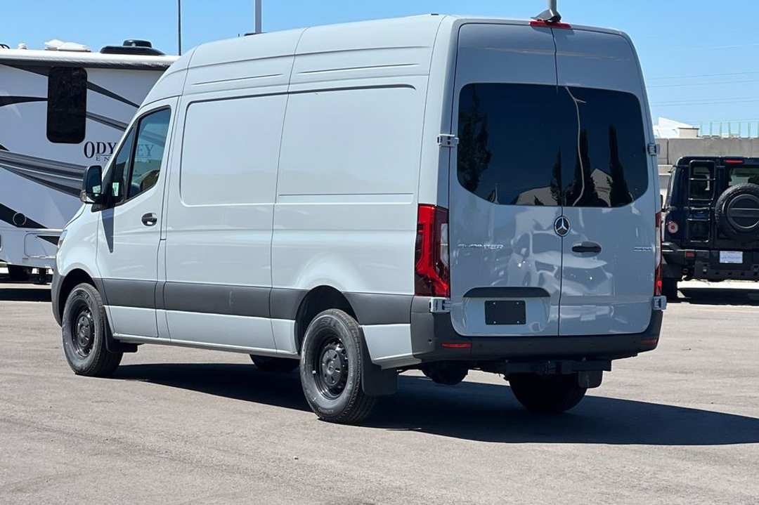 2024 Mercedes-Benz Sprinter 2500 Cargo 144 WB - Image 3
