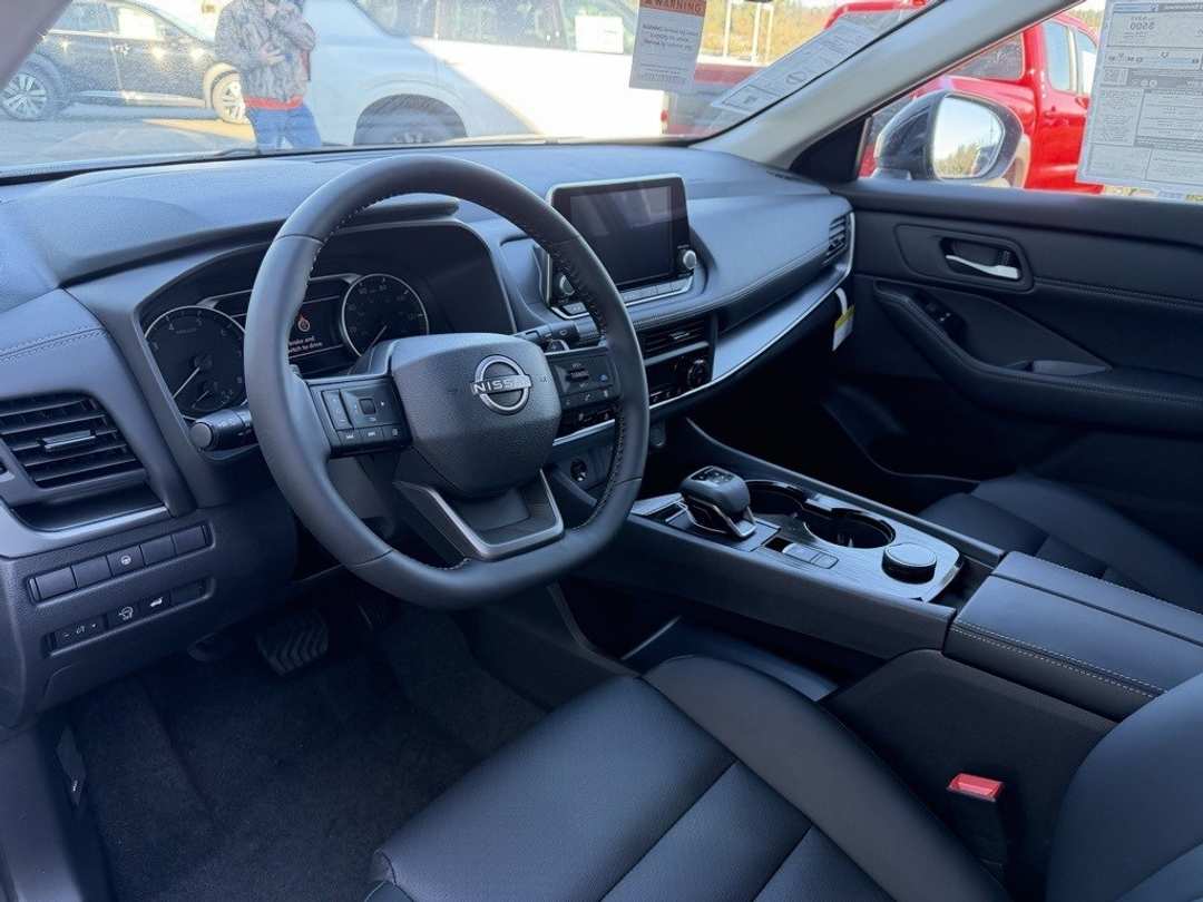 2026 Nissan Rogue Dark Armor - Image 15