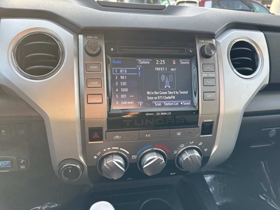 2014 Toyota Tundra SR5 - Image 22