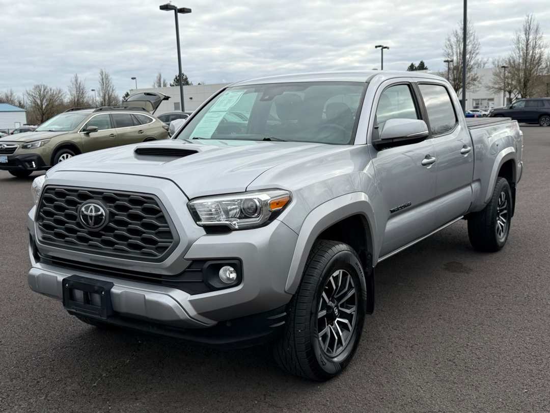 2020 Toyota Tacoma TRD Sport - Image 4