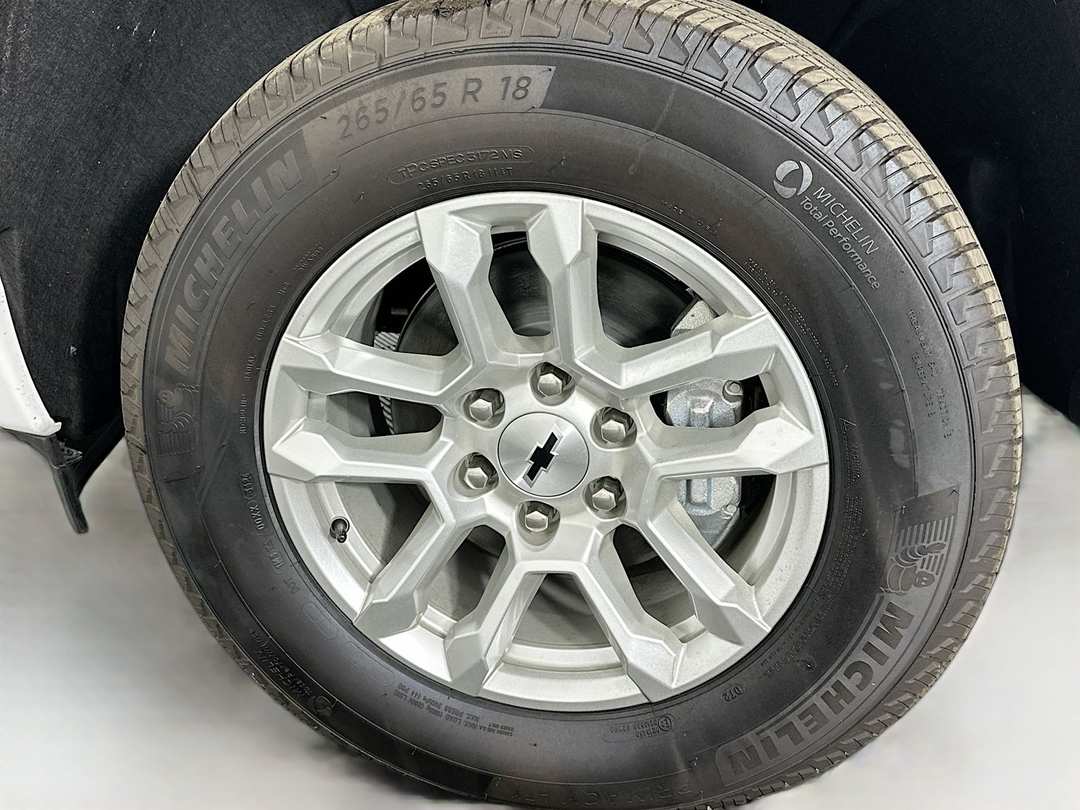 2025 Chevrolet Silverado 1500 RST - Image 32