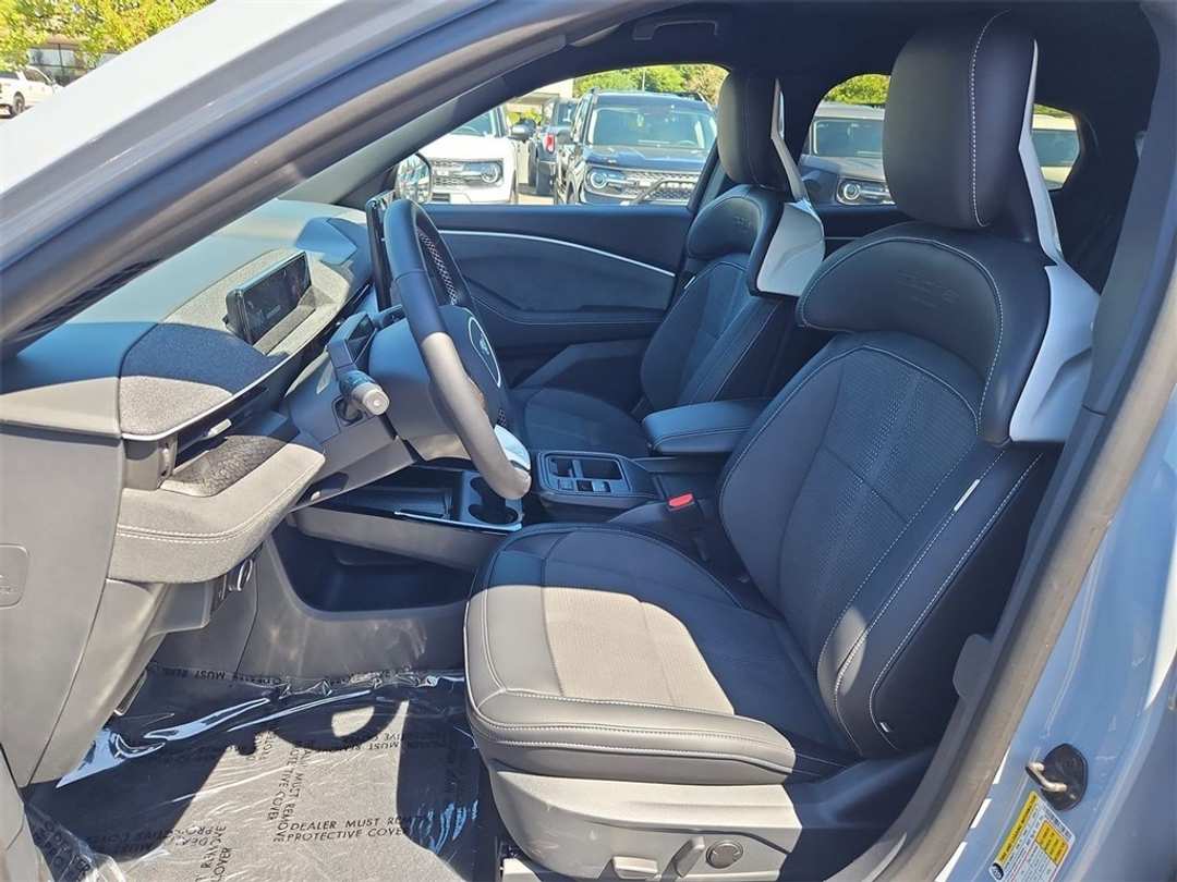 2025 Ford Mustang Mach-E GT - Image 13