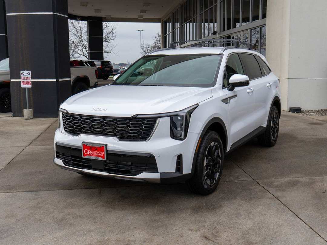 2026 Kia Sorento S - Image 3