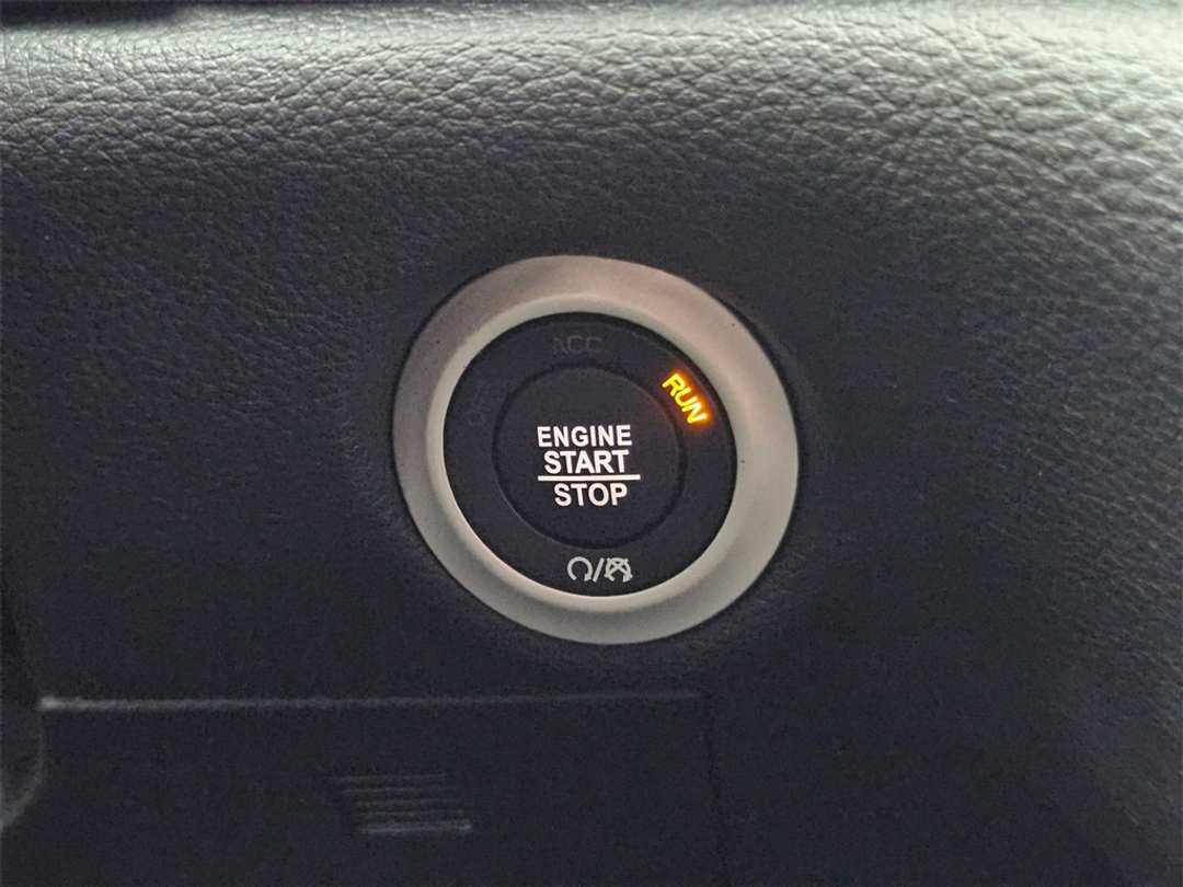 2026 Chrysler Pacifica Select - Image 17