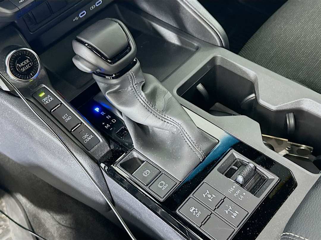 2025 Toyota Land Cruiser Base - Image 18