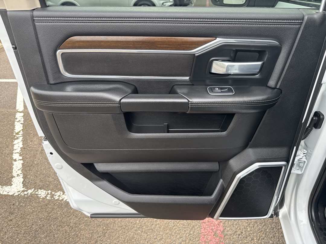 2024 Ram 3500 Laramie - Image 25