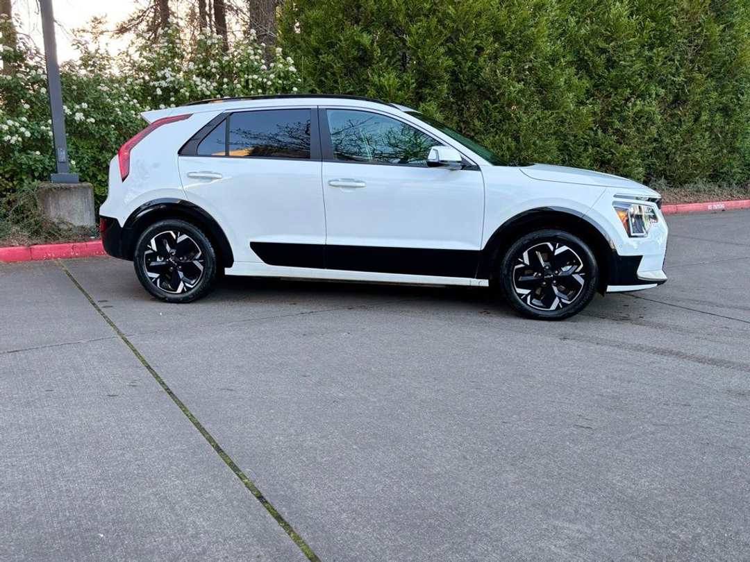2023 Kia Niro Ev Wave - Image 2