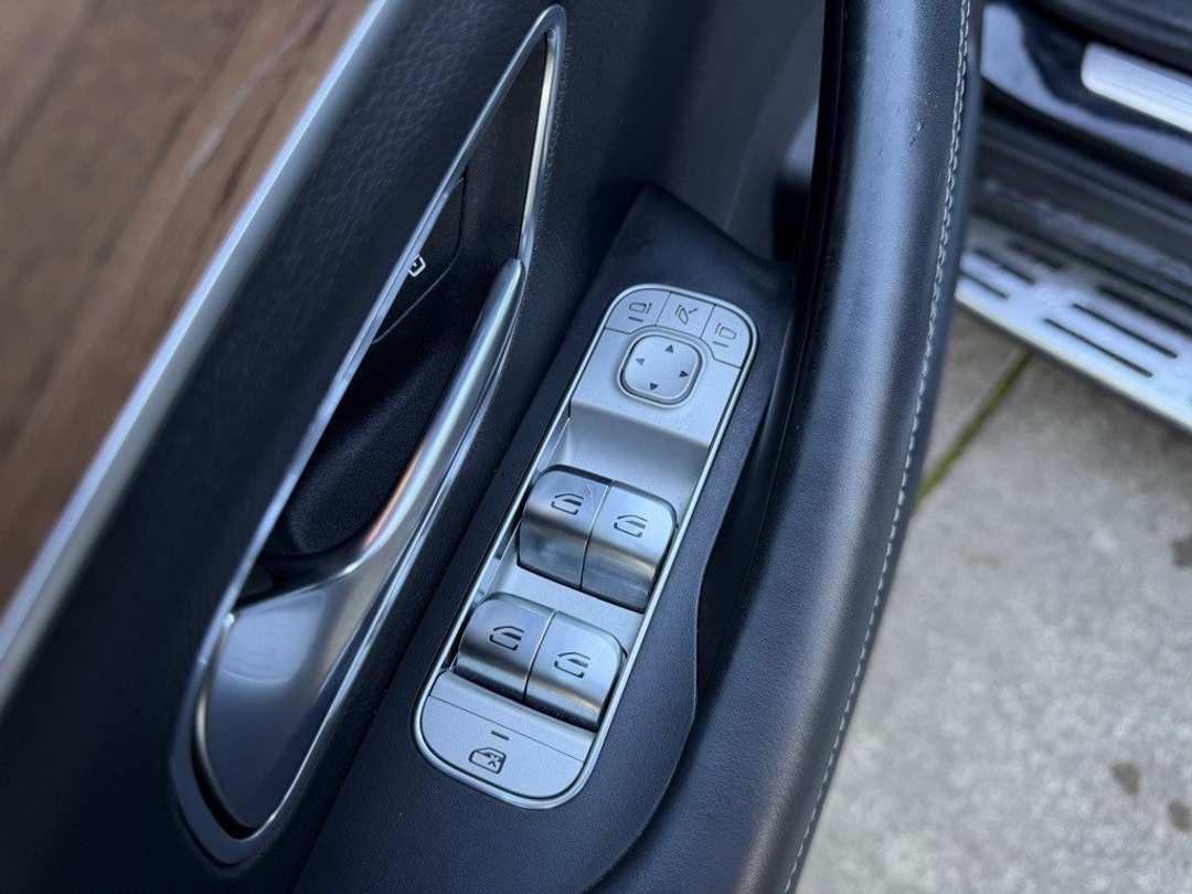 2021 Mercedes-Benz GLE GLE 450 - Image 13