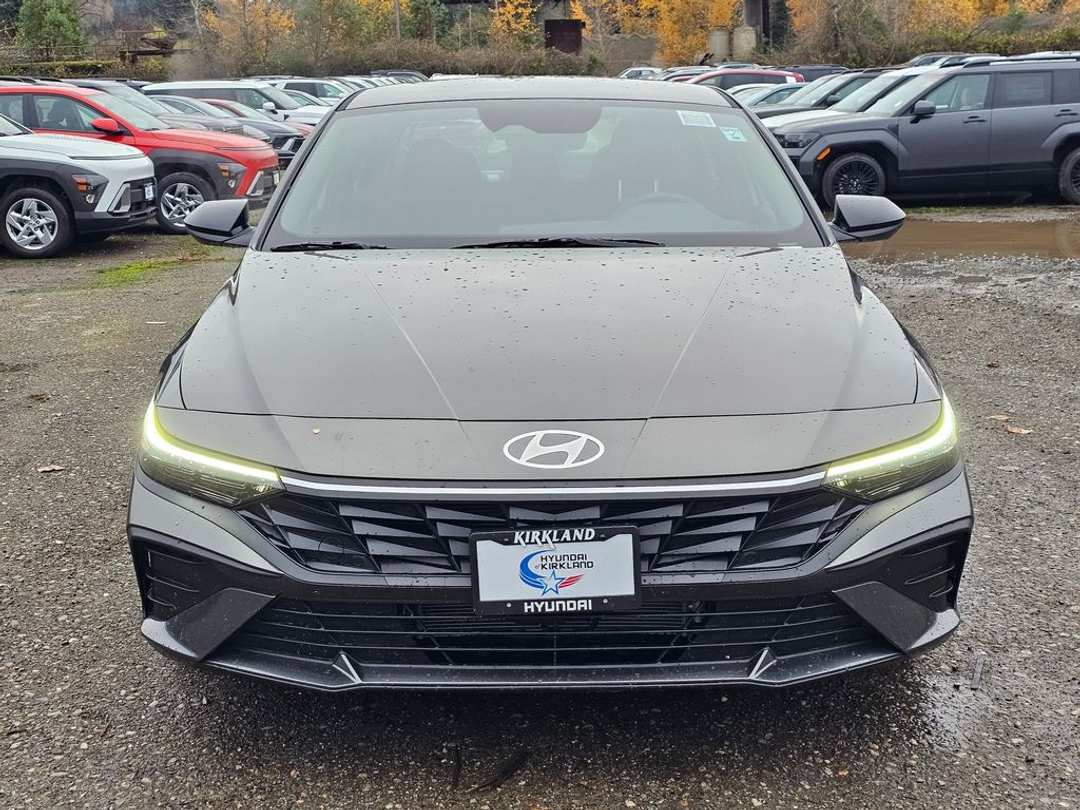 2026 Hyundai Elantra SEL Sport - Image 2