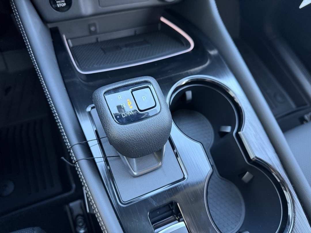 2026 Nissan Rogue Platinum - Image 28