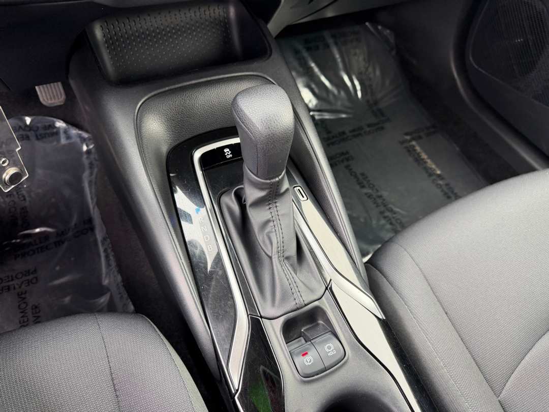 2022 Toyota Corolla LE - Image 25