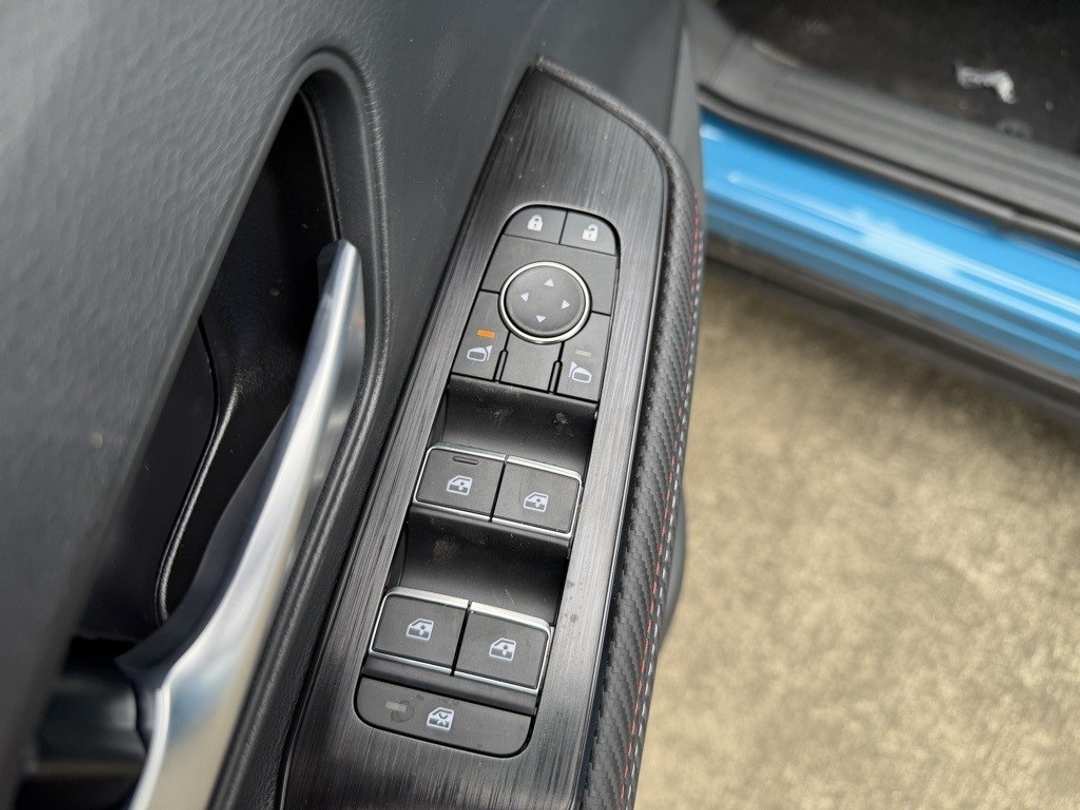 2026 Nissan Kicks SR - Image 12