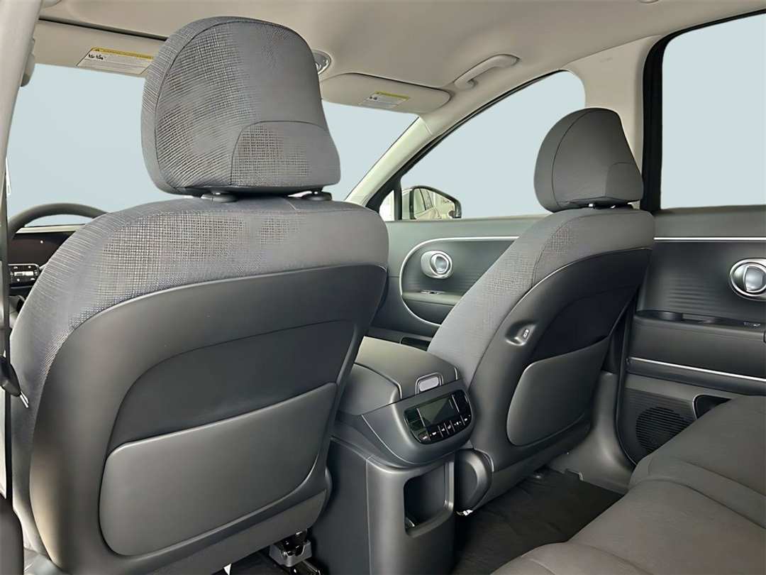 2026 Hyundai Ioniq 9 S - Image 20