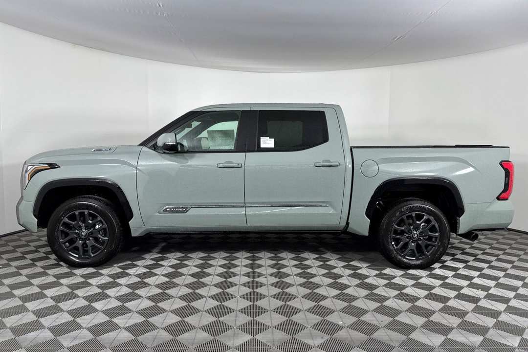 2025 Toyota Tundra Platinum - Image 7