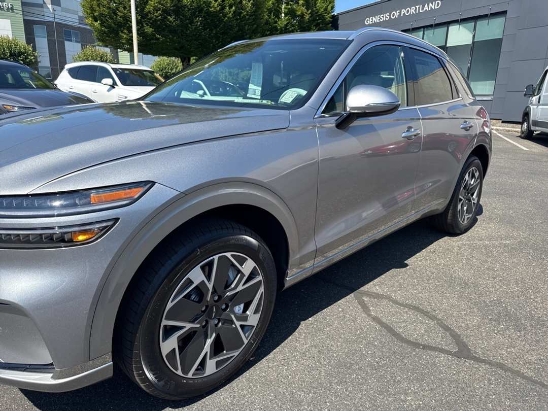 2026 Genesis Electrified Gv70 - Image 11