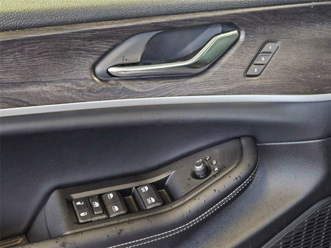 2025 Jeep Grand Cherokee Limited - Image 11