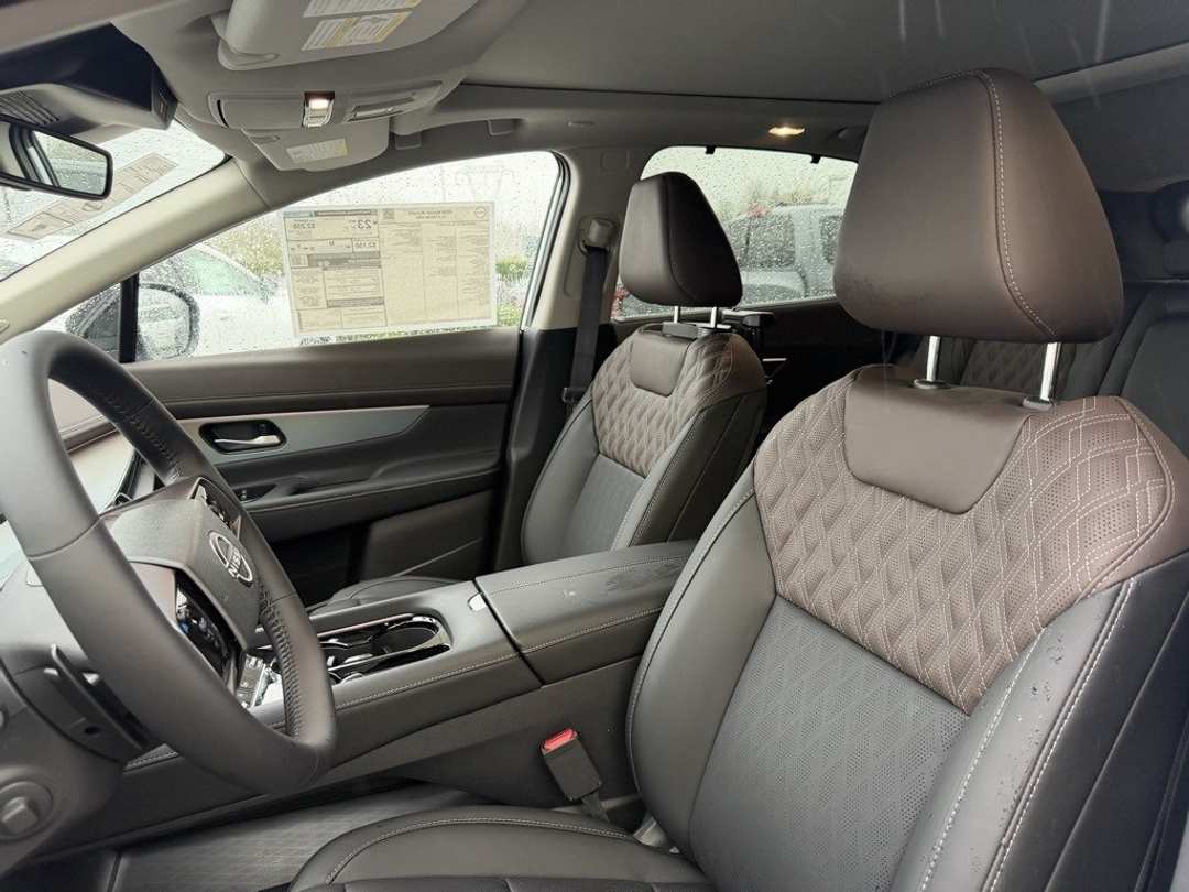 2026 Nissan Murano Platinum - Image 16