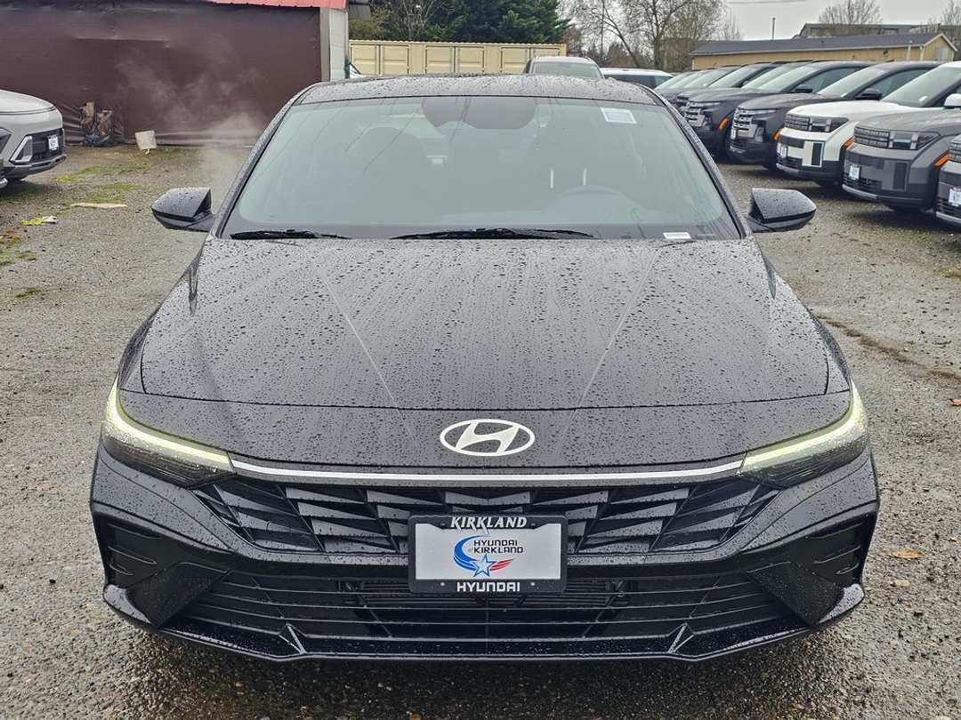 2026 Hyundai Elantra SEL Sport - Image 2