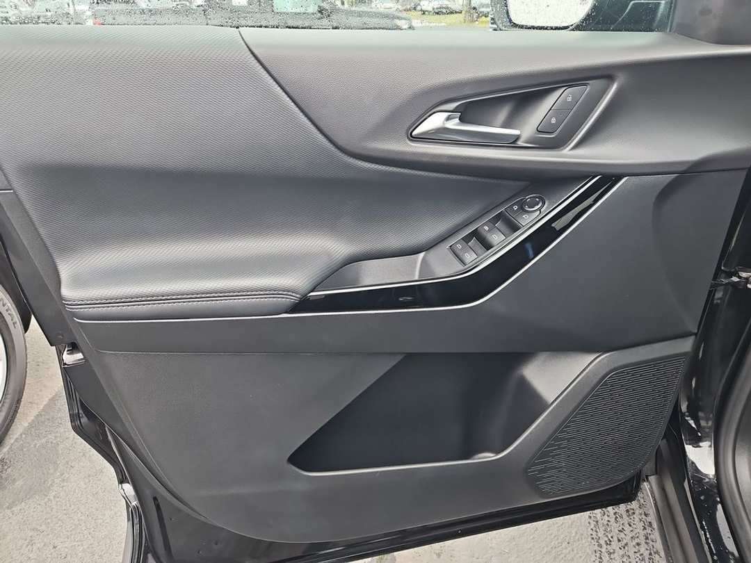 2025 Chevrolet Equinox LT - Image 10