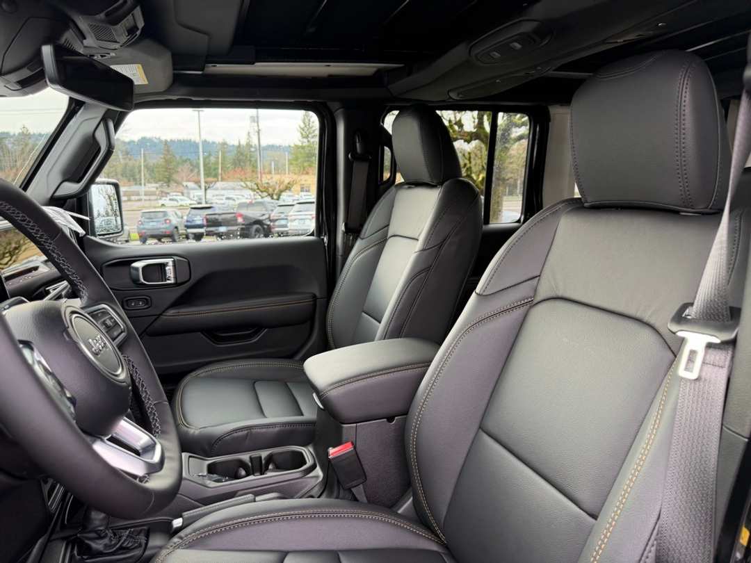 2026 Jeep Wrangler Sahara - Image 15