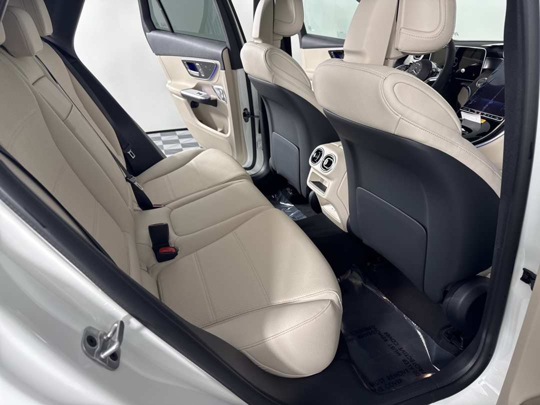 2026 Mercedes-Benz GLC GLC 300 - Image 17