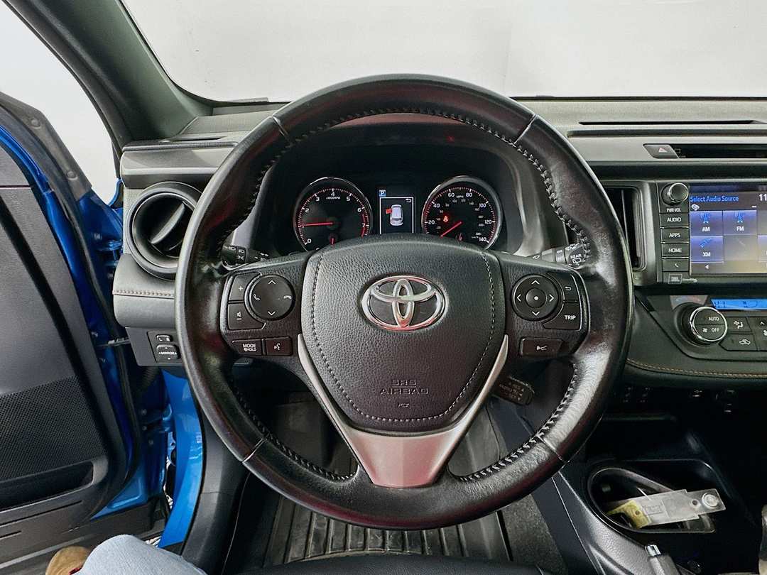 2016 Toyota Rav4 SE - Image 12