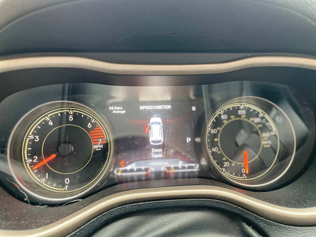 2016 Jeep Cherokee Limited - Image 12