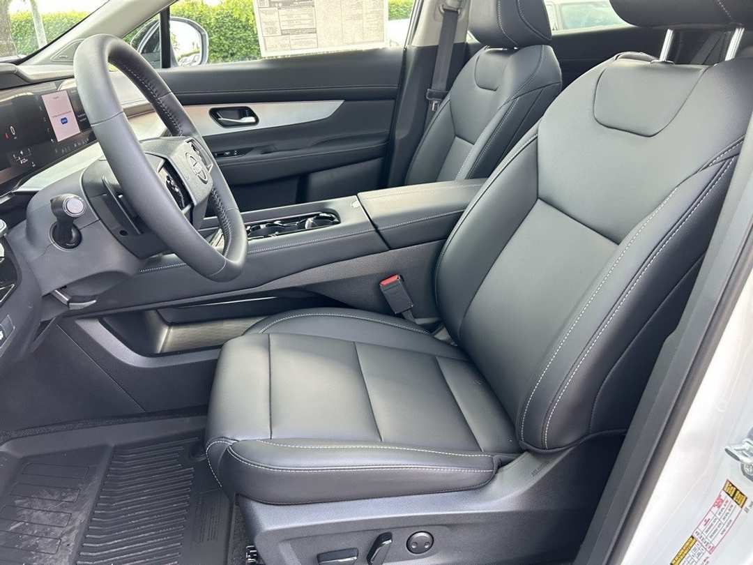 2025 Nissan Murano SL - Image 21