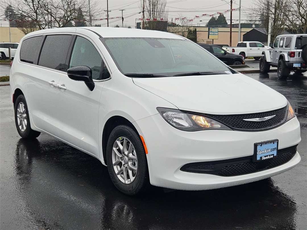 2026 Chrysler Voyager LX - Image 8