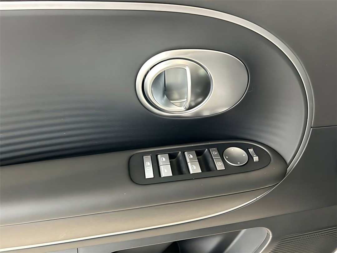 2026 Hyundai Ioniq 9 S - Image 9